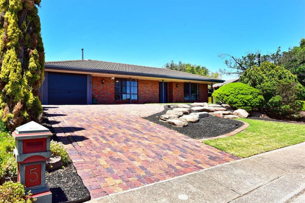 5 Glenway Rd, Hallett Cove, SA 5158