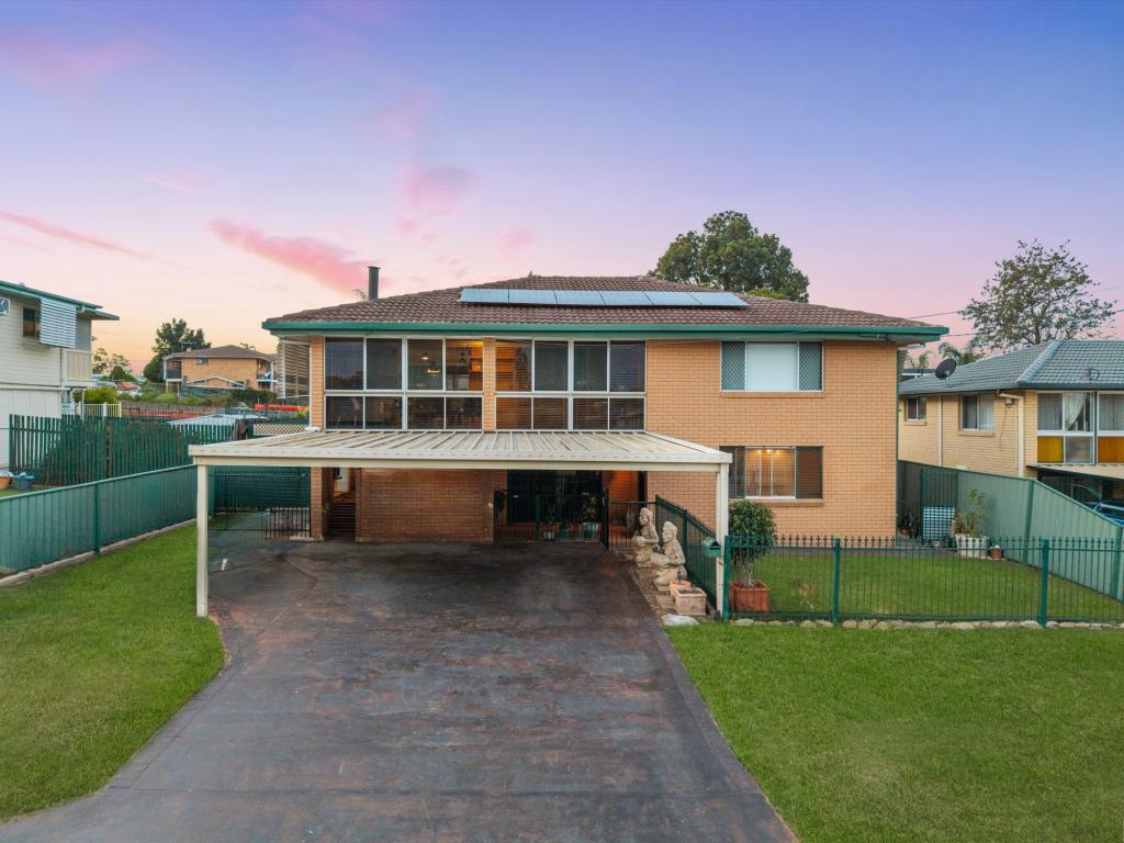 4 RUMSEY DR, RACEVIEW, QLD 4305