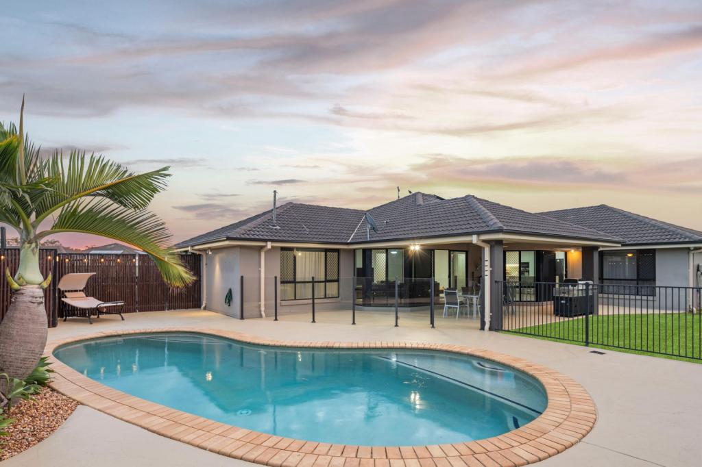 12 Coachwood St, Redland Bay, QLD 4165