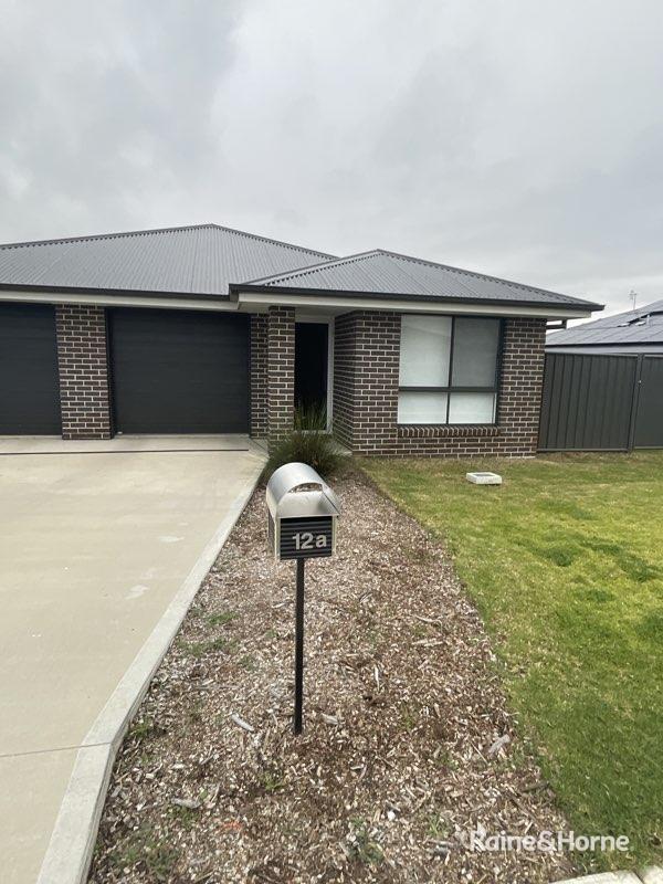 12a Grand Meadows Dr, North Tamworth, NSW 2340