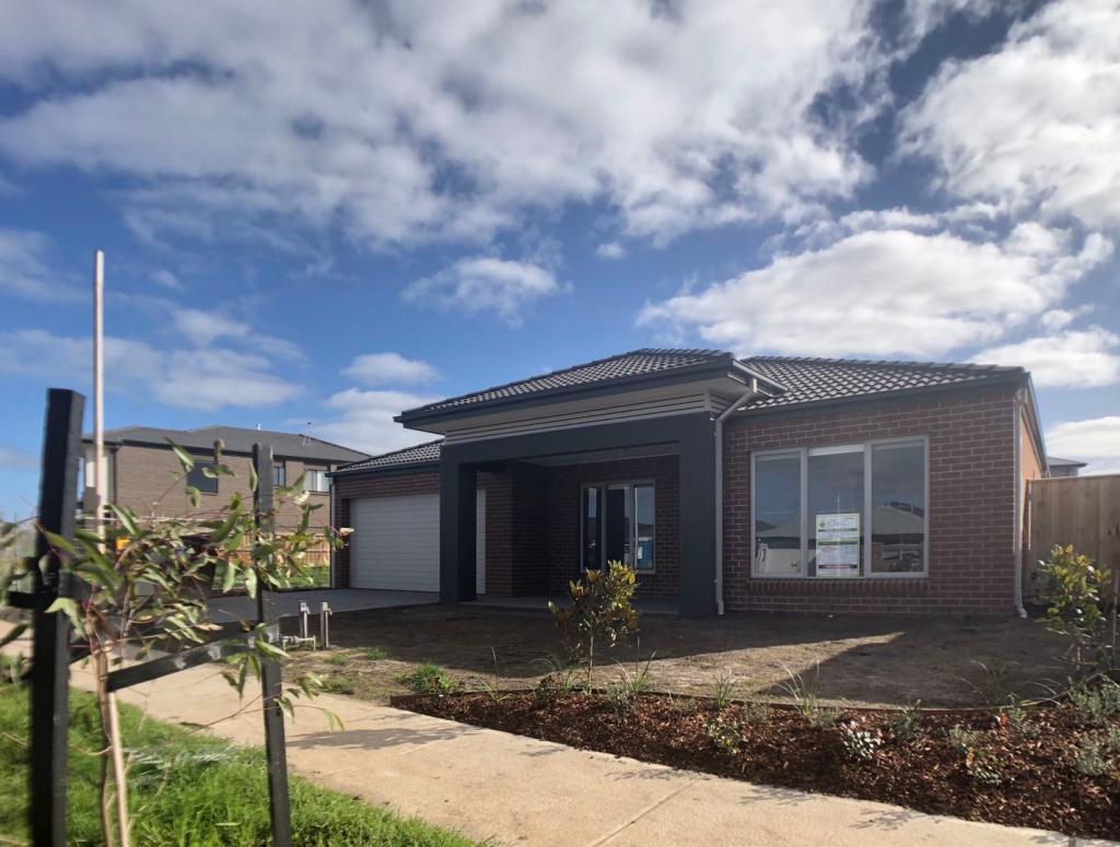 15 PRINCIPAL DR, WYNDHAM VALE, VIC 3024