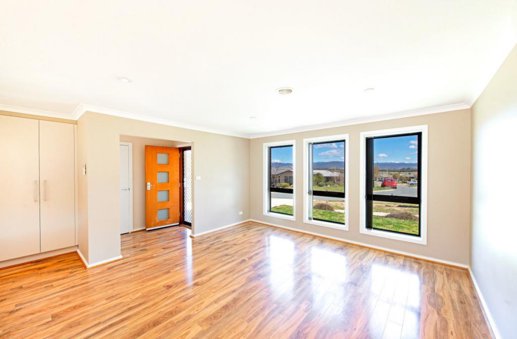 17 Wunderly Cct, Macgregor, ACT 2615