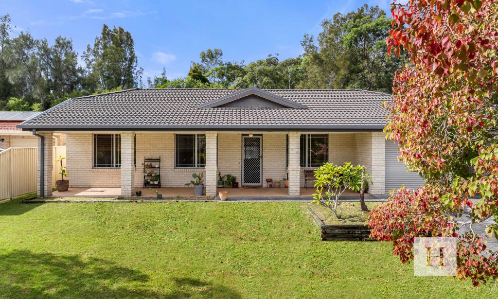 6 Jenkins Pl, Blue Haven, NSW 2262