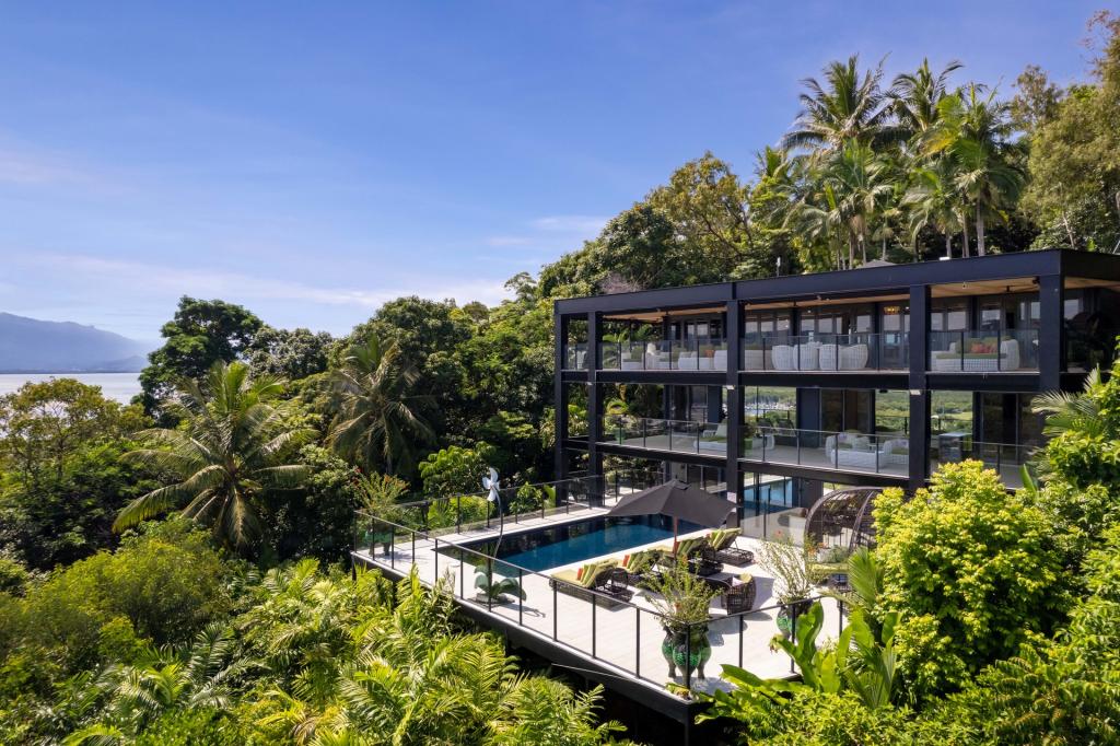 26 Island Point Rd, Port Douglas, QLD 4877