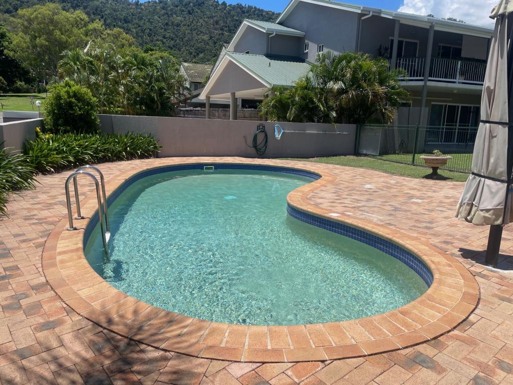 Unit 4b/10 Island Court Island Dr, Cannonvale, QLD 4802