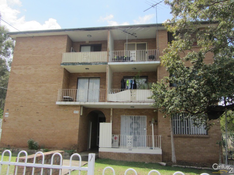 2/98 BROOMFIELD ST, CABRAMATTA, NSW 2166