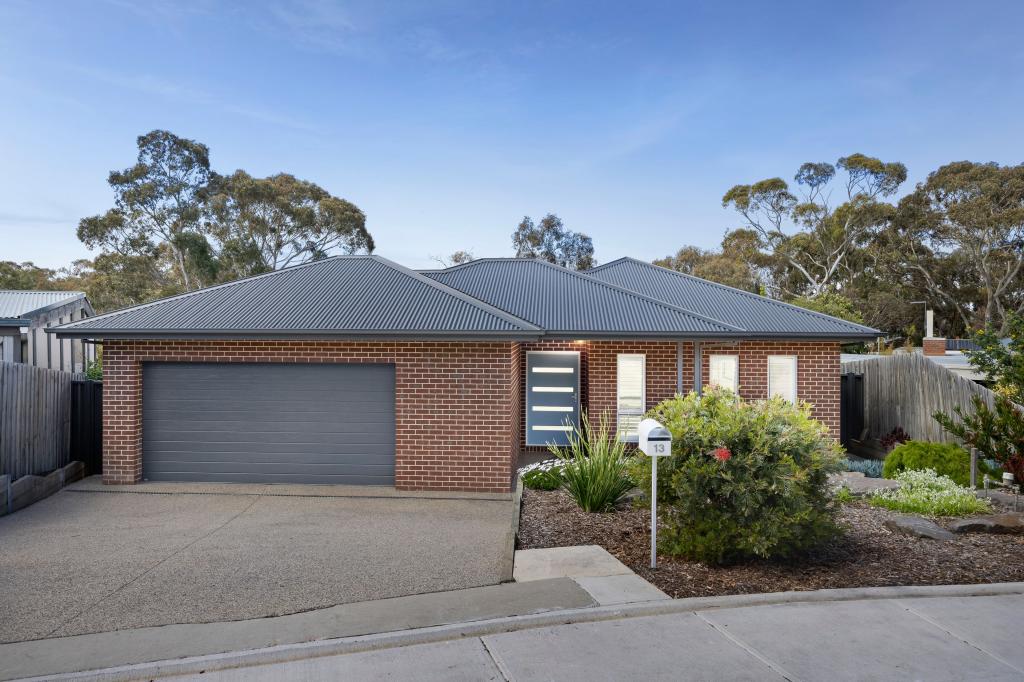 13 Manrico Ct, Sunbury, VIC 3429