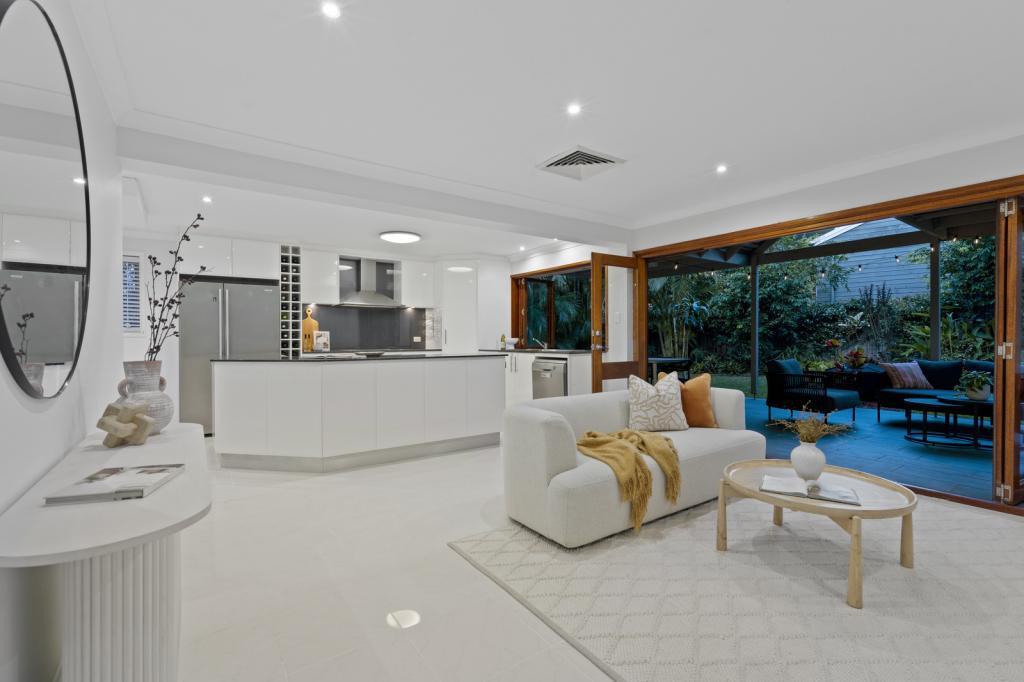 15 Primrose Pde, Wynnum, QLD 4178