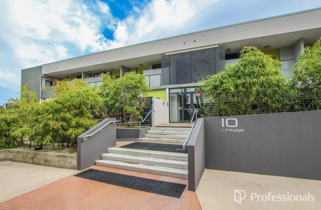 15/10 Linkage Ave, Cockburn Central, WA 6164