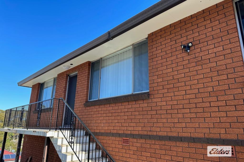 2/17 Pine Cres, Coniston, NSW 2500