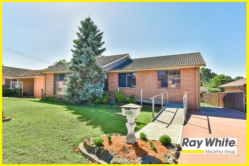 4 Richmond Cres, Campbelltown, NSW 2560