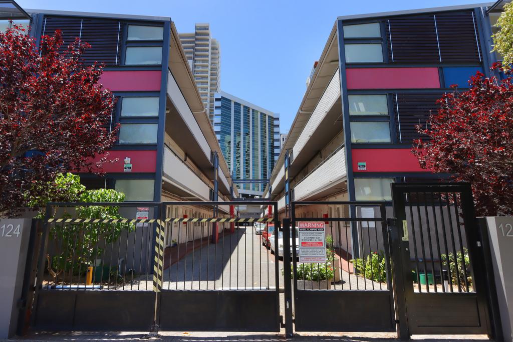 38/122 TERRACE RD, PERTH, WA 6000