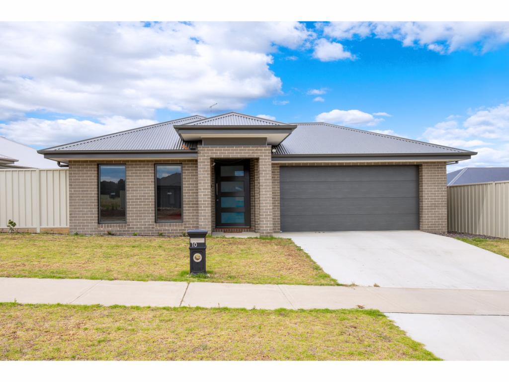 10 Hanrahan St, Hamilton Valley, NSW 2641