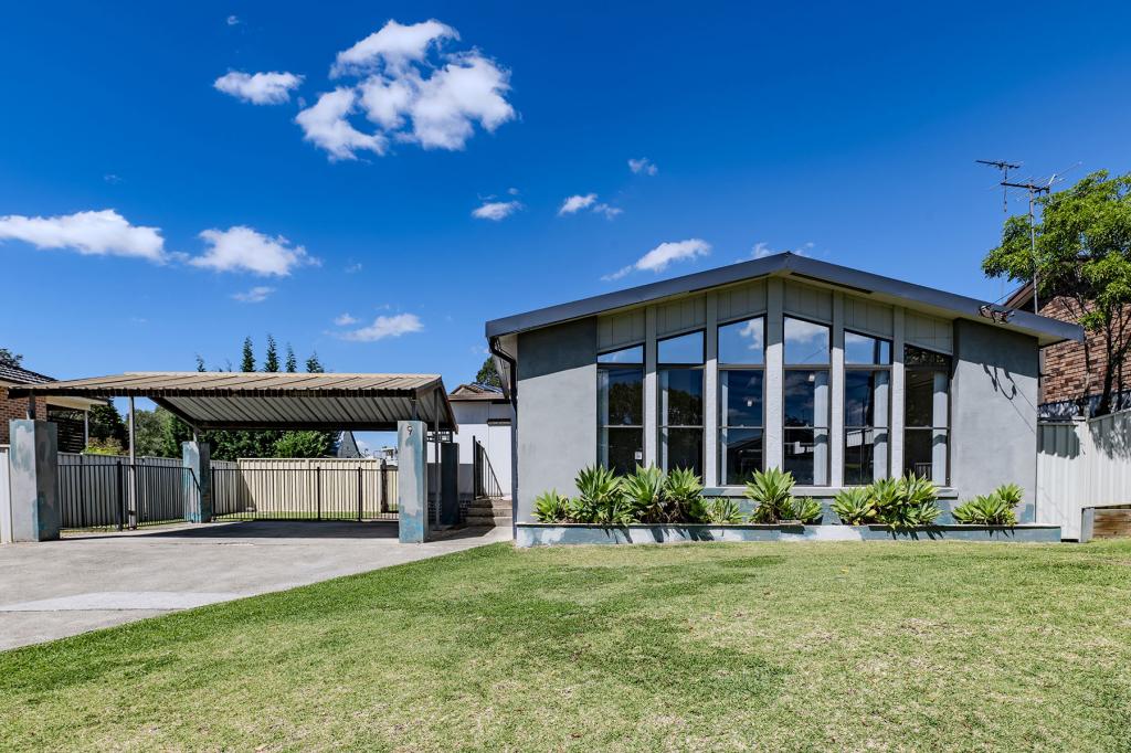 9 Lark Pl, Wallacia, NSW 2745