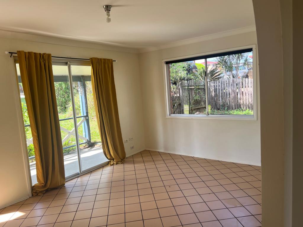 4 Oakdale St, Browns Plains, QLD 4118