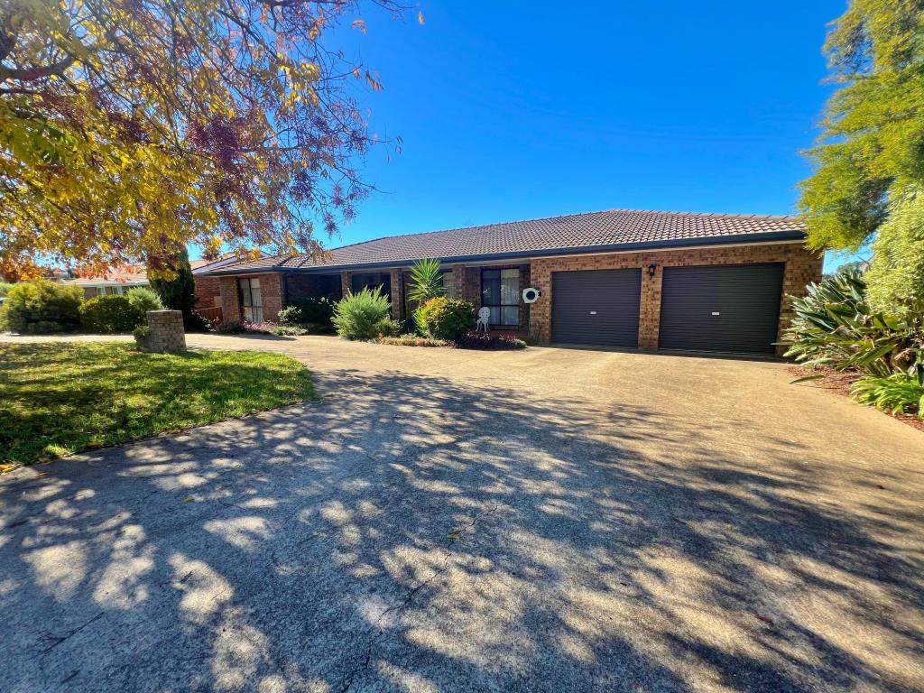 87 Fontenoy St, Young, NSW 2594