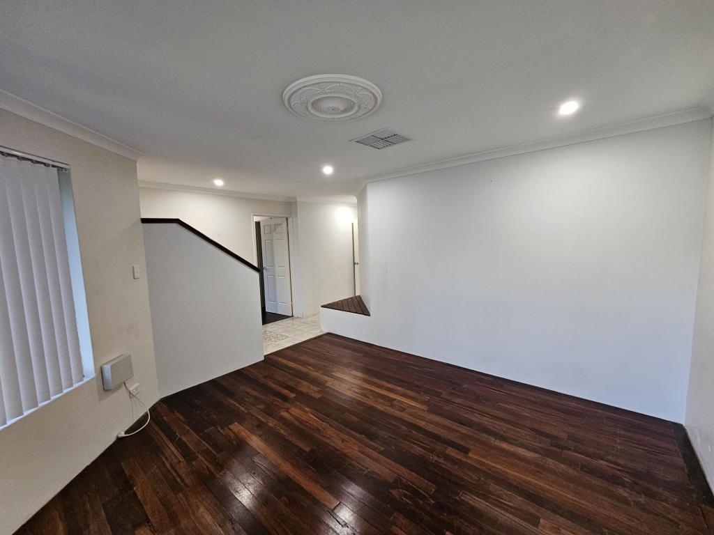 8 CARLHAUSEN CL, ATWELL, WA 6164