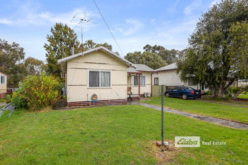 20 Gladstone Cres, Collie, WA 6225