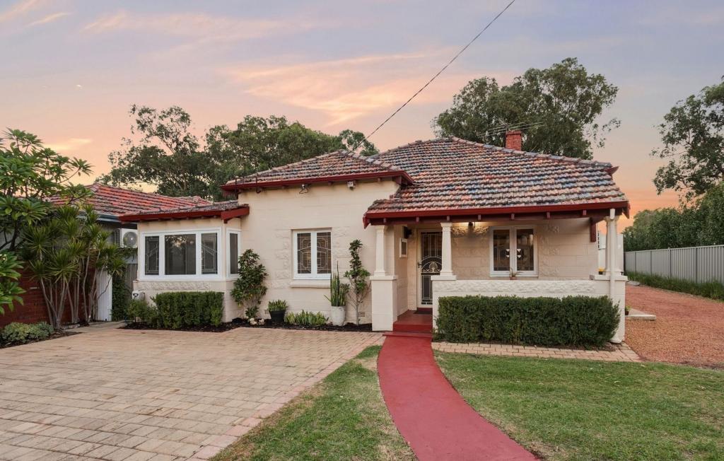 99 Great Eastern Hwy, South Guildford, WA 6055