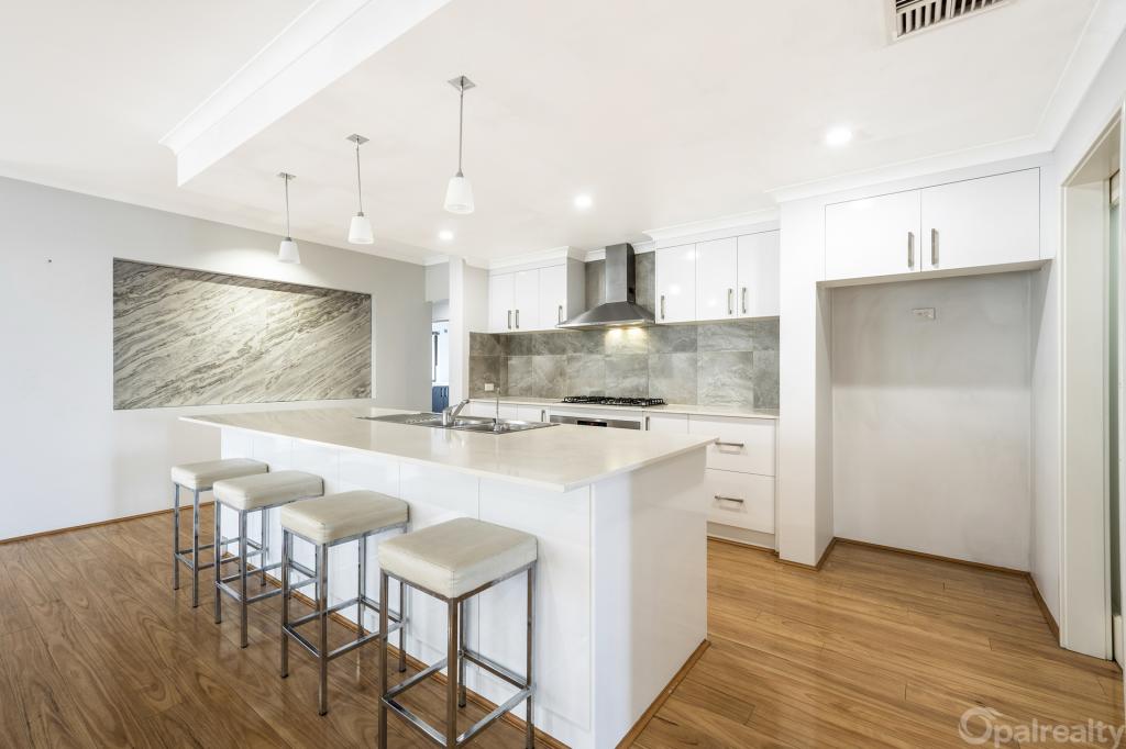 18 HIGHLAND CRES, MEADOW SPRINGS, WA 6210