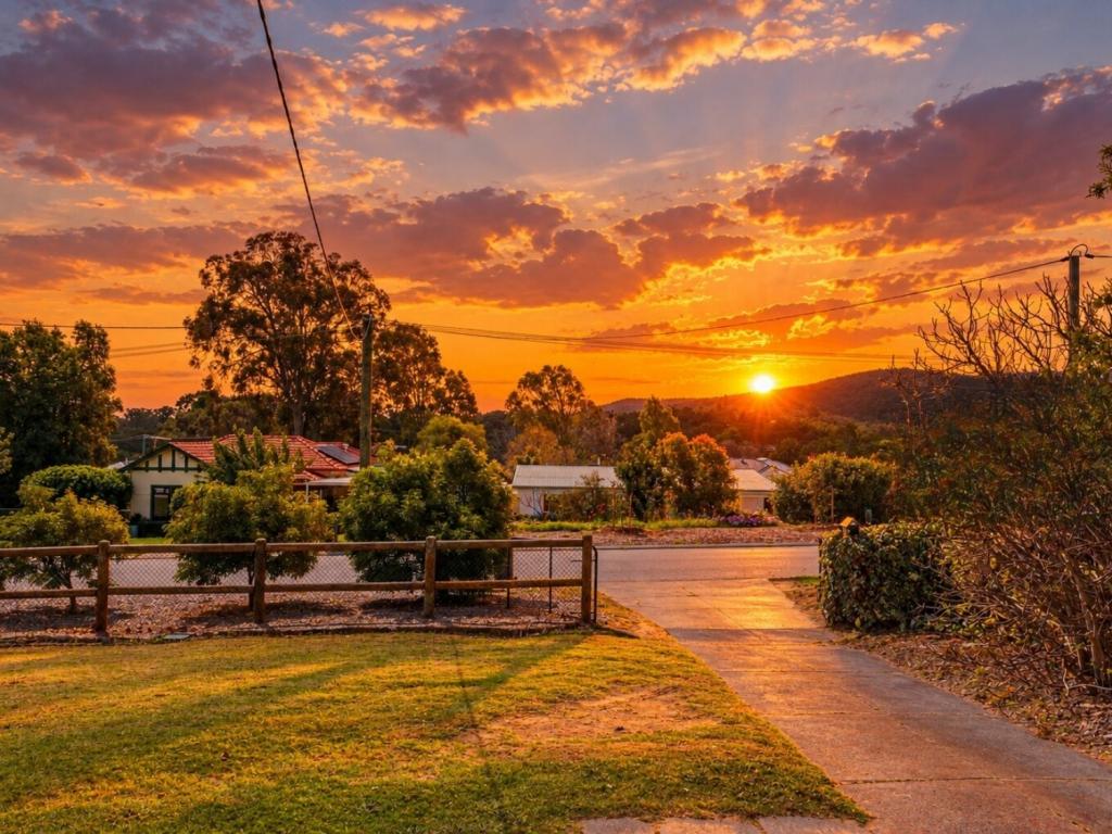 17 Bamlett St, Mount Nasura, WA 6112