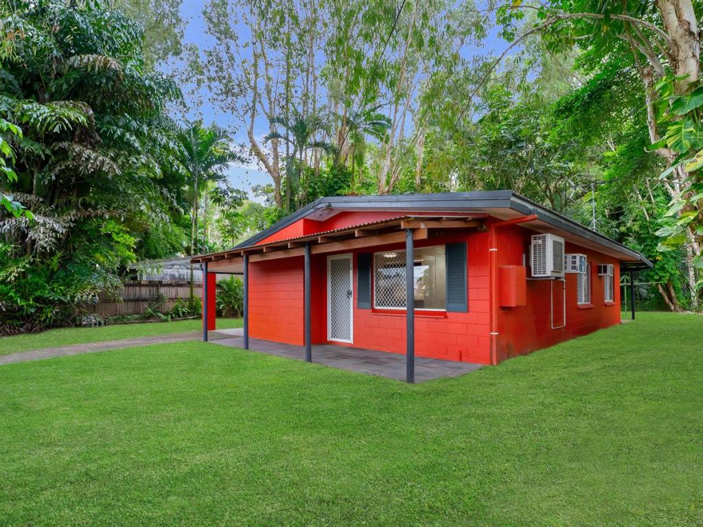 22 Oleander St, Holloways Beach, QLD 4878