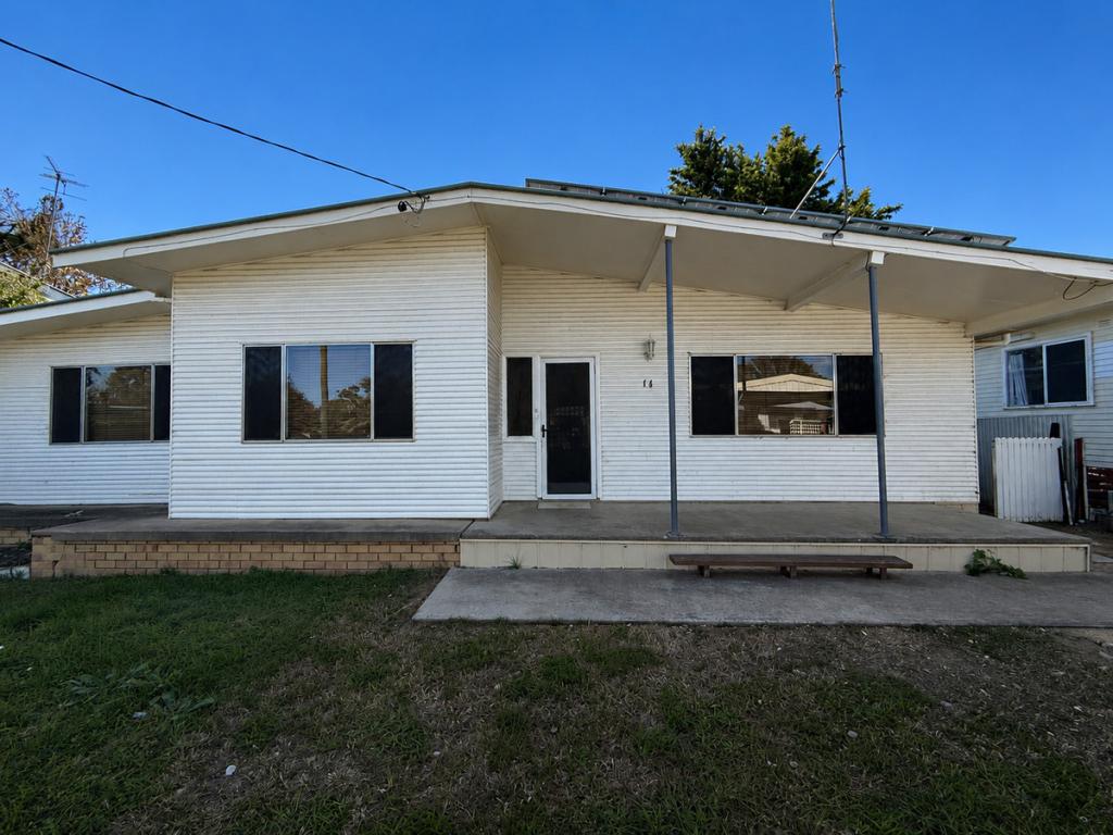 11 MACARTHUR ST, MOREE, NSW 2400
