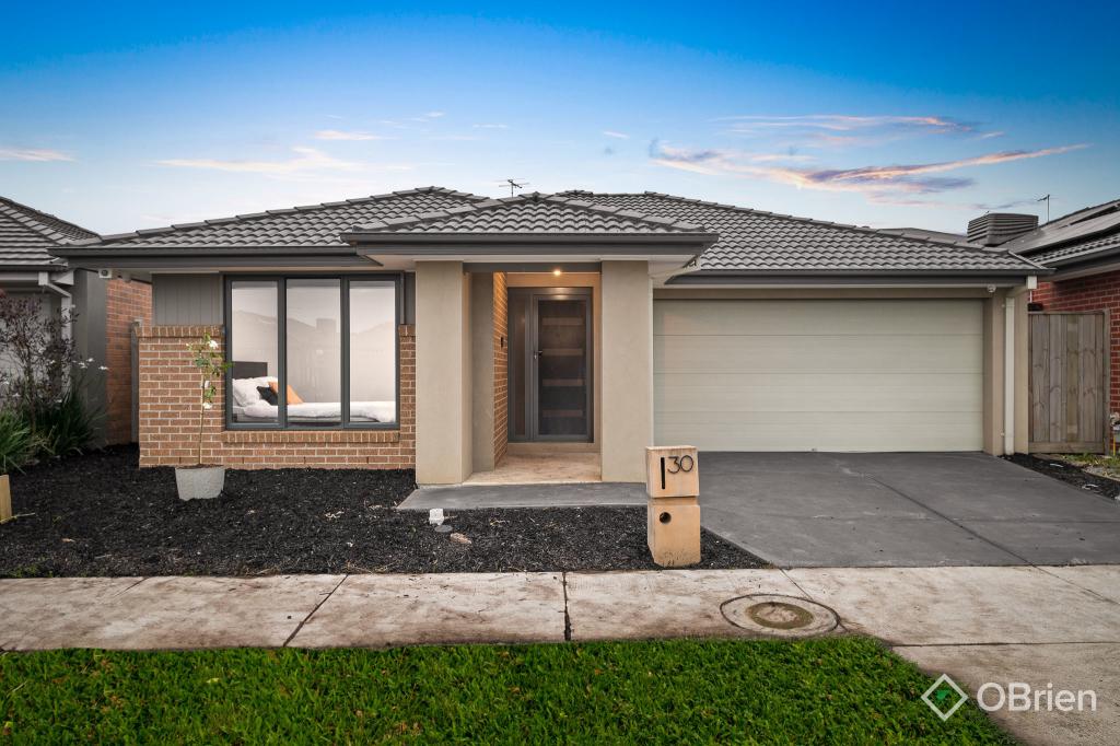 30 Grande Belmond Ave, Clyde, VIC 3978