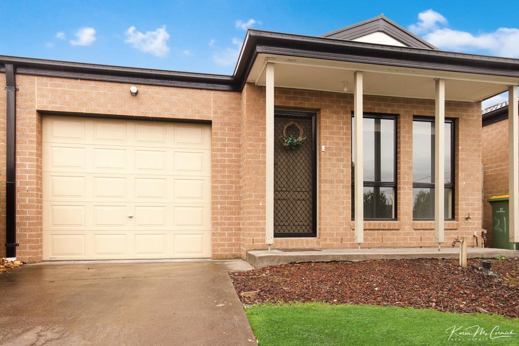 21/103 Army Rd, Pakenham, VIC 3810