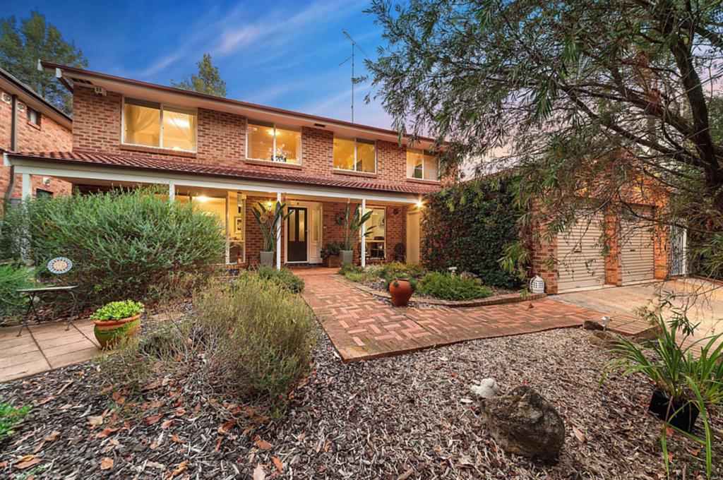 8 ODNEY PL, CASTLE HILL, NSW 2154