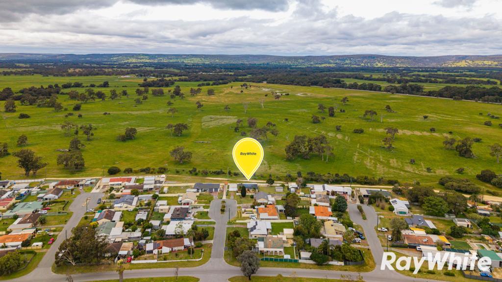 10 Hakea Pl, Pinjarra, WA 6208