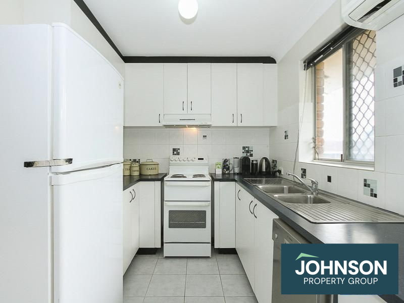 6 Rosewood Hts, Craigie, WA 6025