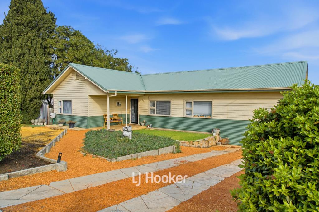 55 Deakin St, Collie, WA 6225