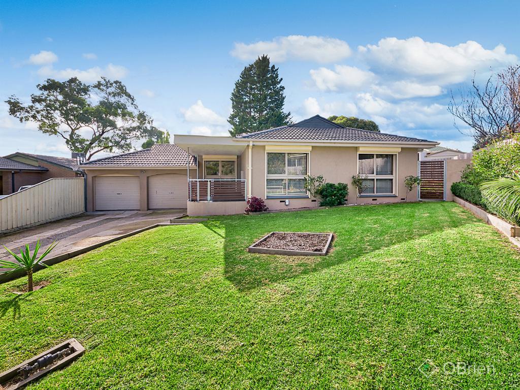 4 CHESTER CT, ENDEAVOUR HILLS, VIC 3802