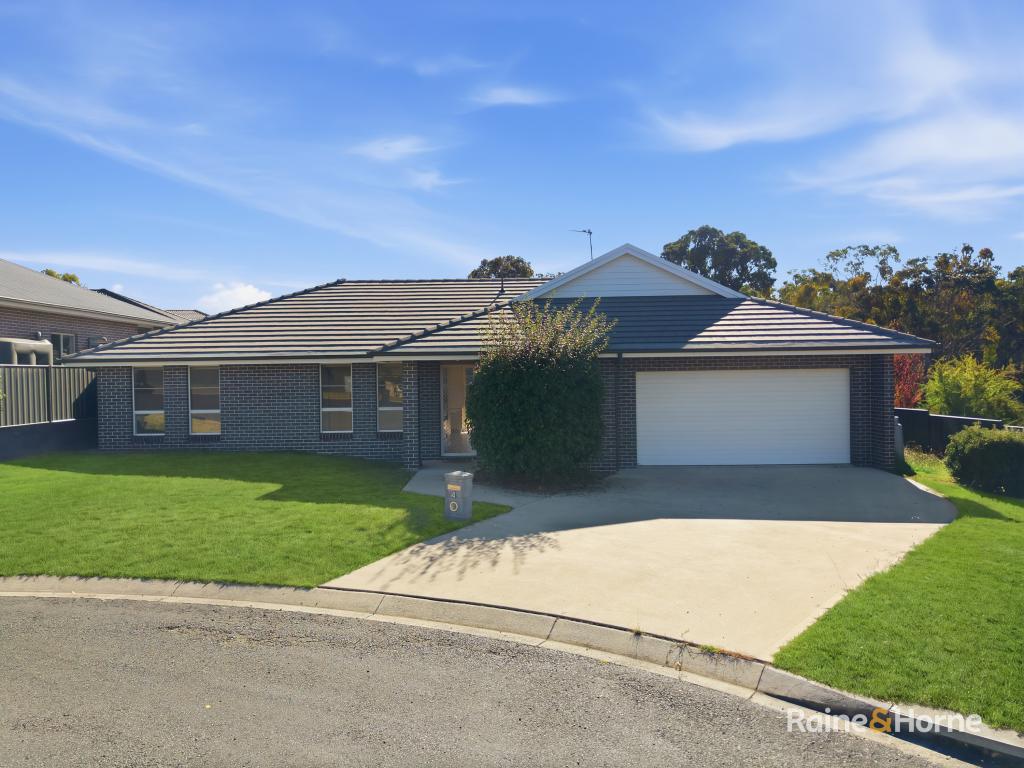 4 Mcgrath Pl, Armidale, NSW 2350