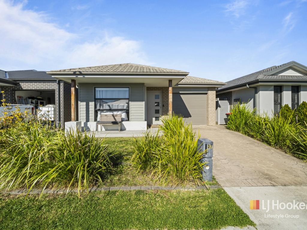 37 Cain Ave, Gregory Hills, NSW 2557