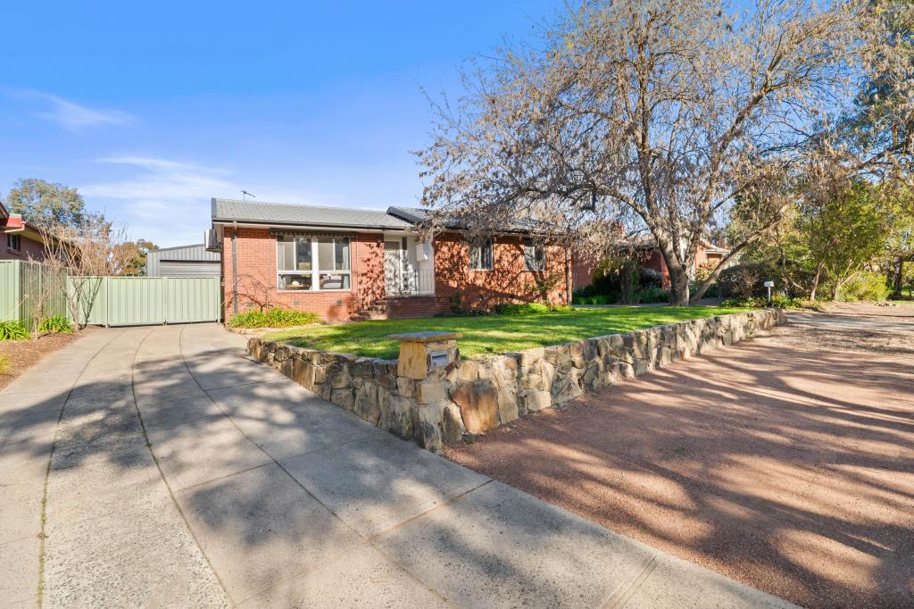 18 Stretton Cres, Latham, ACT 2615