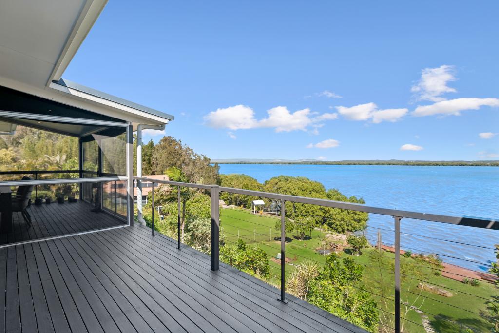 28 MARK RD, RUSSELL ISLAND, QLD 4184