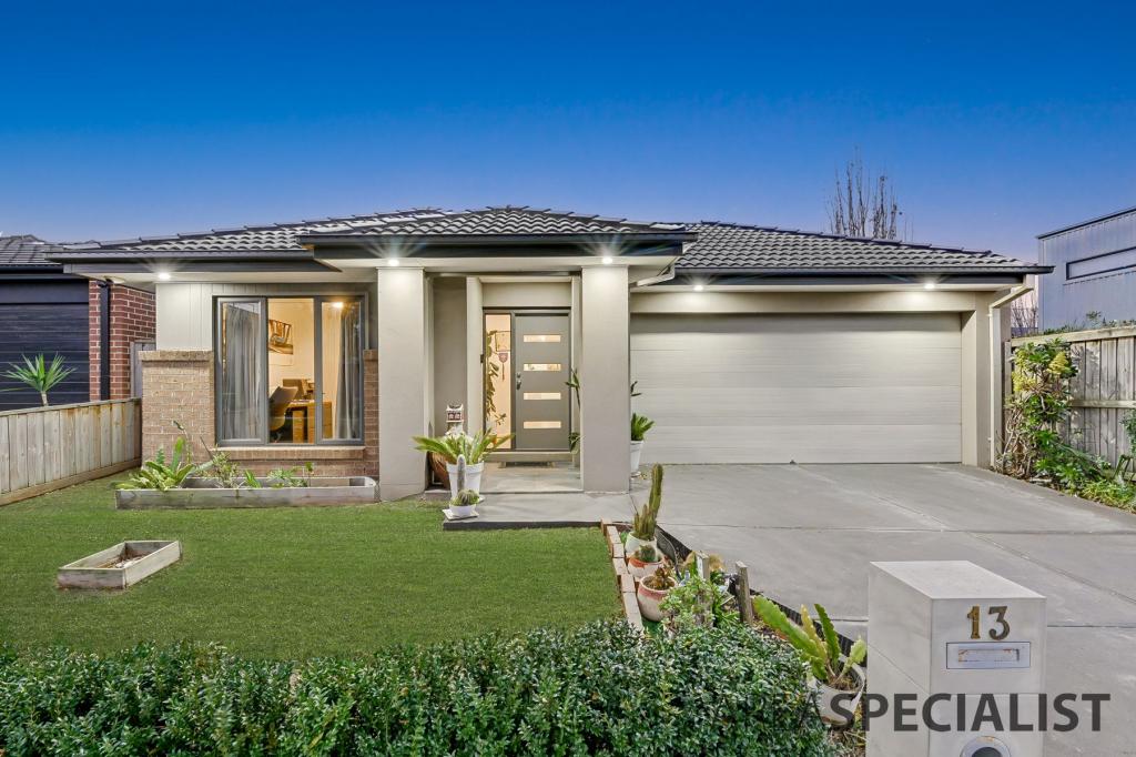 13 Villager St, Cranbourne East, VIC 3977