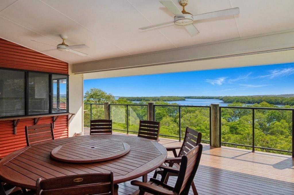 13 Keats St, Russell Island, QLD 4184