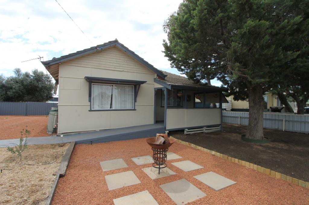 Contact agent for address, MERREDIN, WA 6415