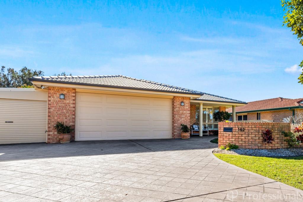 162 The Southern Pkwy, Forster, NSW 2428