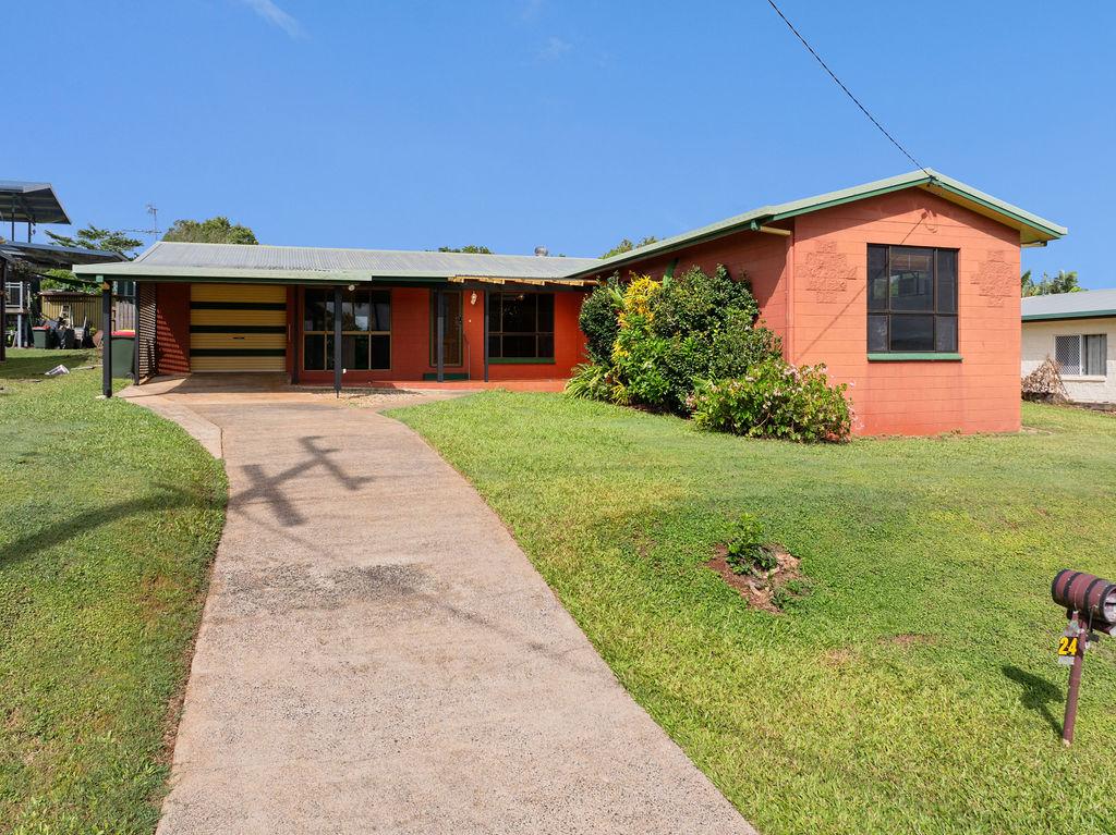 24 Currawong Ave, Yungaburra, QLD 4884