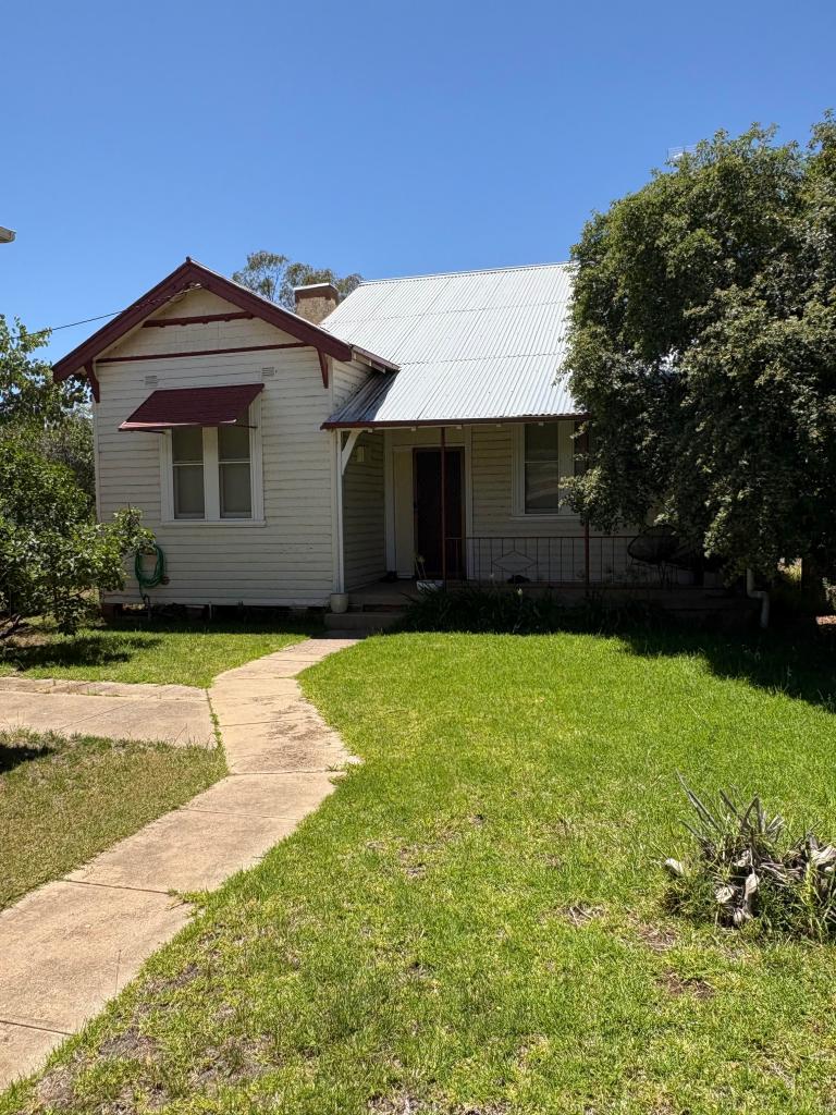 93 Ford St, Ganmain, NSW 2702