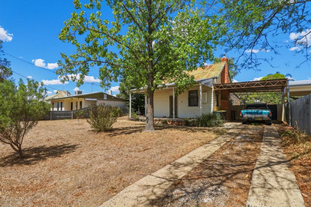 98 Mackenzie St, Deniliquin, NSW 2710