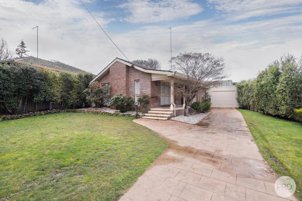 8 Sherwood St, Wendouree, VIC 3355