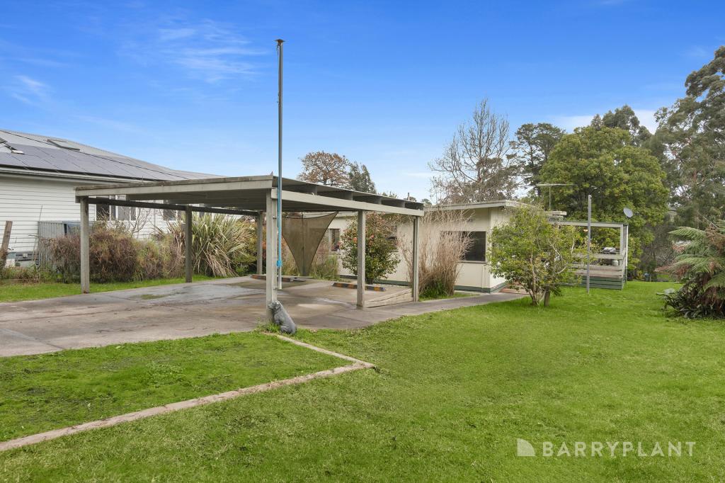 8 Wellington Rd, Wandin North, VIC 3139