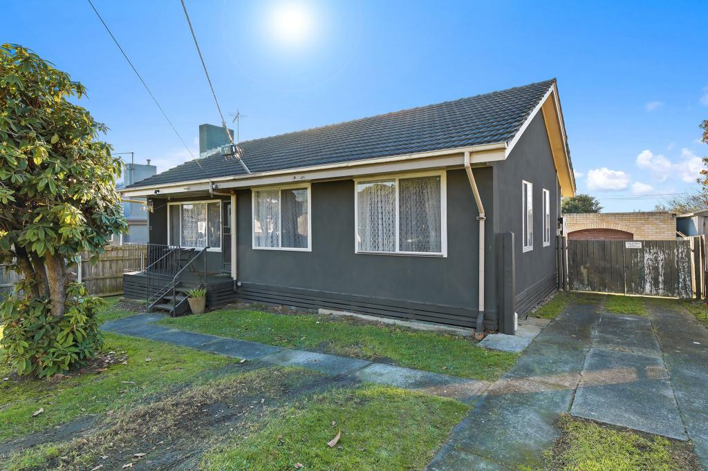 12 Charles St, Moe, VIC 3825