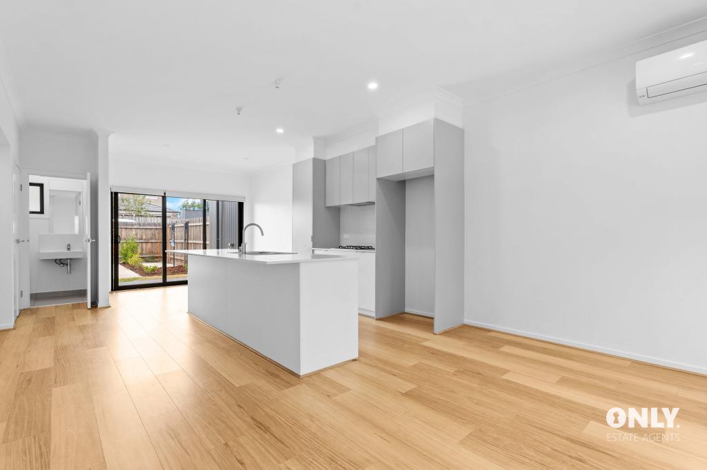 9 Vera Cl, Clyde North, VIC 3978