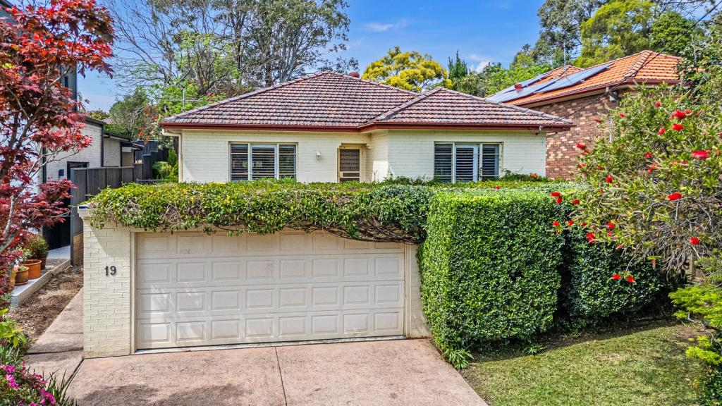 19 Birdwood St, Denistone East, NSW 2112